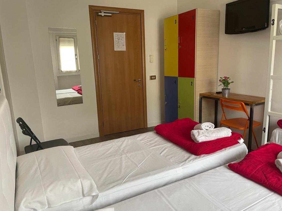 Lake Garda Hostel ซาโล ภายนอก รูปภาพ