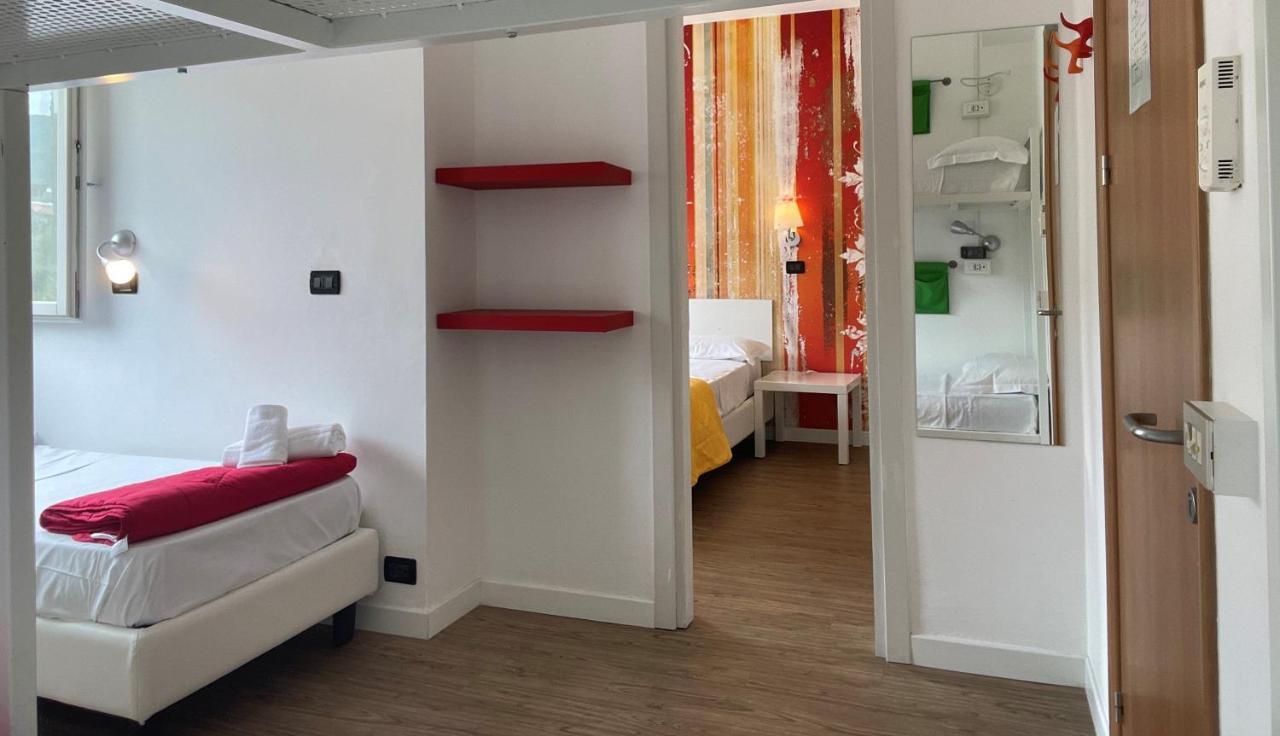 Lake Garda Hostel ซาโล ภายนอก รูปภาพ