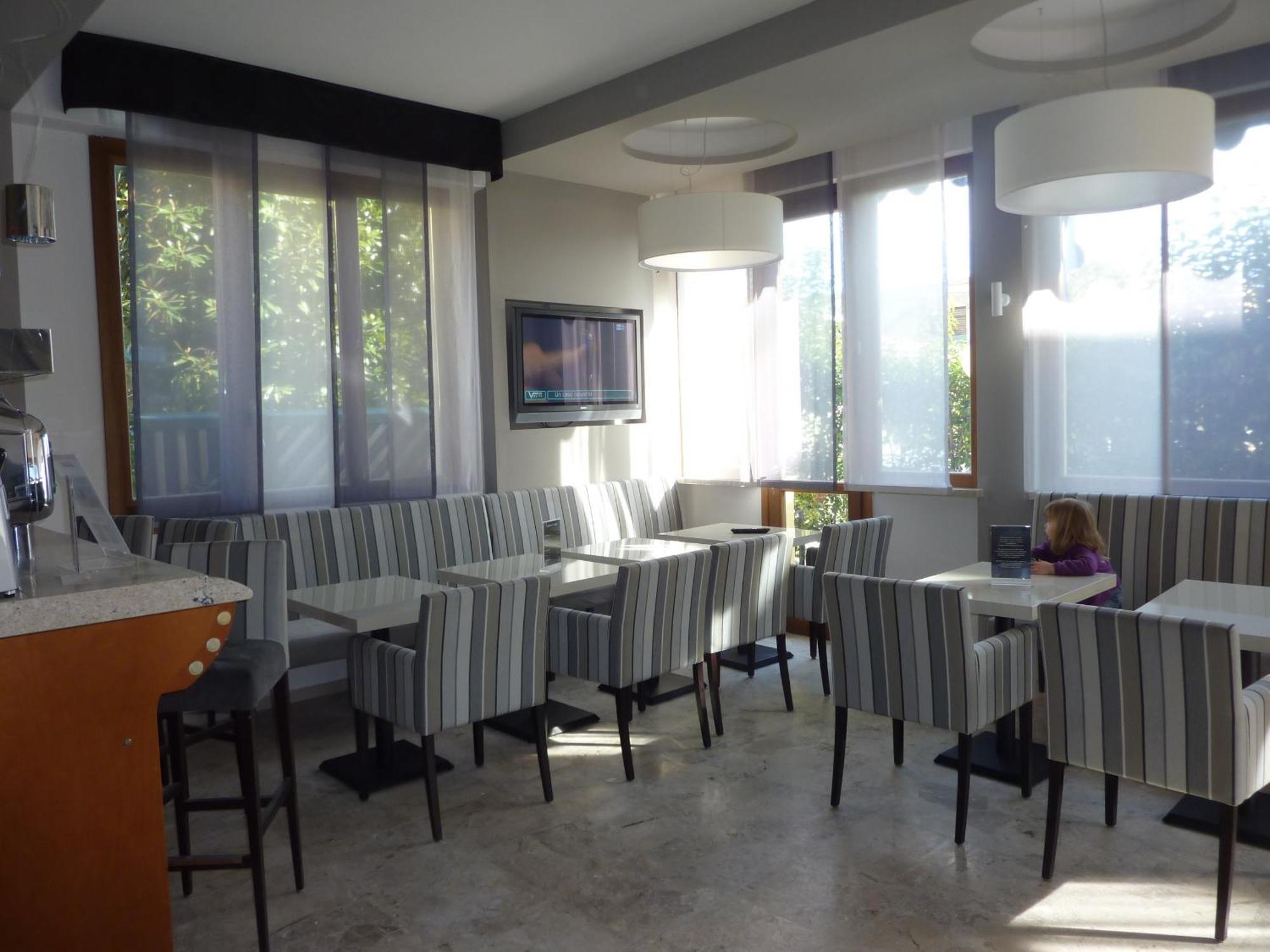 Lake Garda Hostel ซาโล ภายนอก รูปภาพ