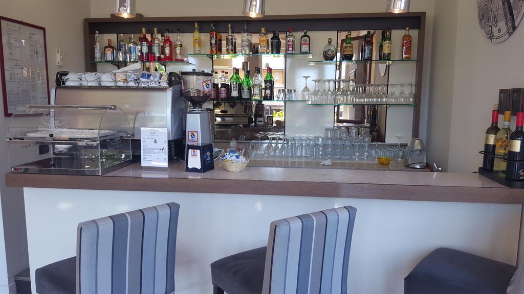Lake Garda Hostel ซาโล ภายนอก รูปภาพ