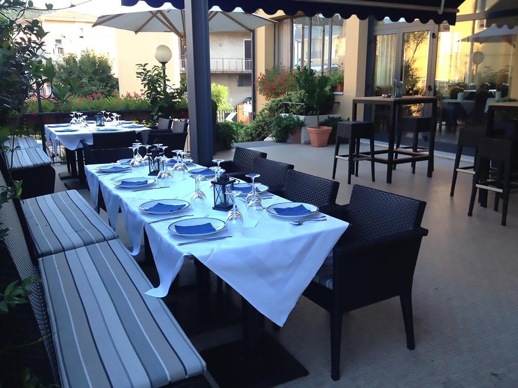 Lake Garda Hostel ซาโล ภายนอก รูปภาพ