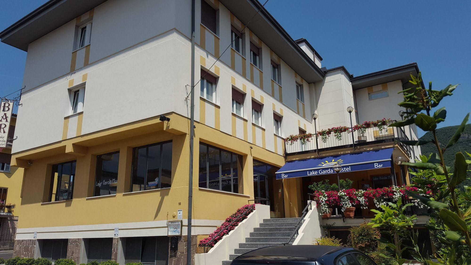 Lake Garda Hostel ซาโล ภายนอก รูปภาพ