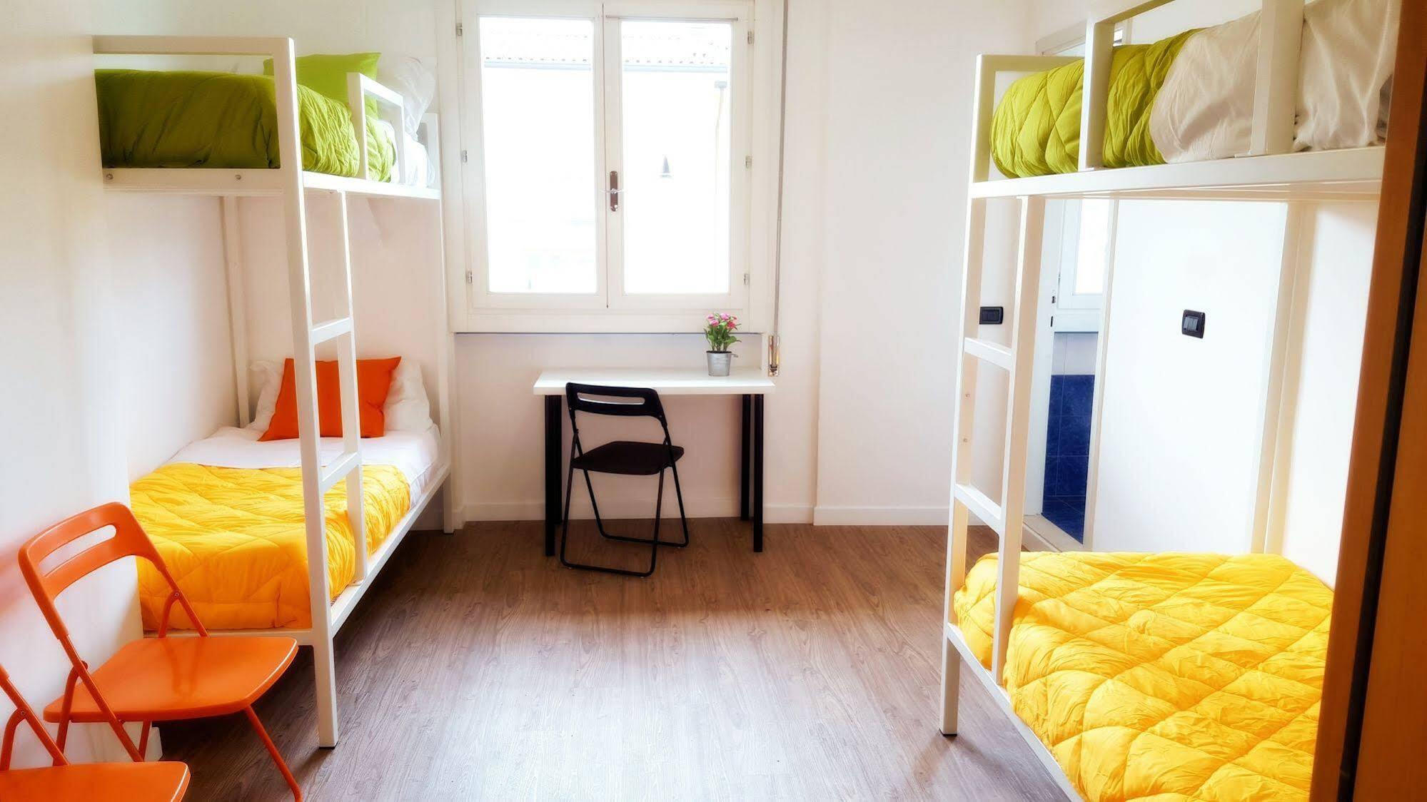 Lake Garda Hostel ซาโล ภายนอก รูปภาพ