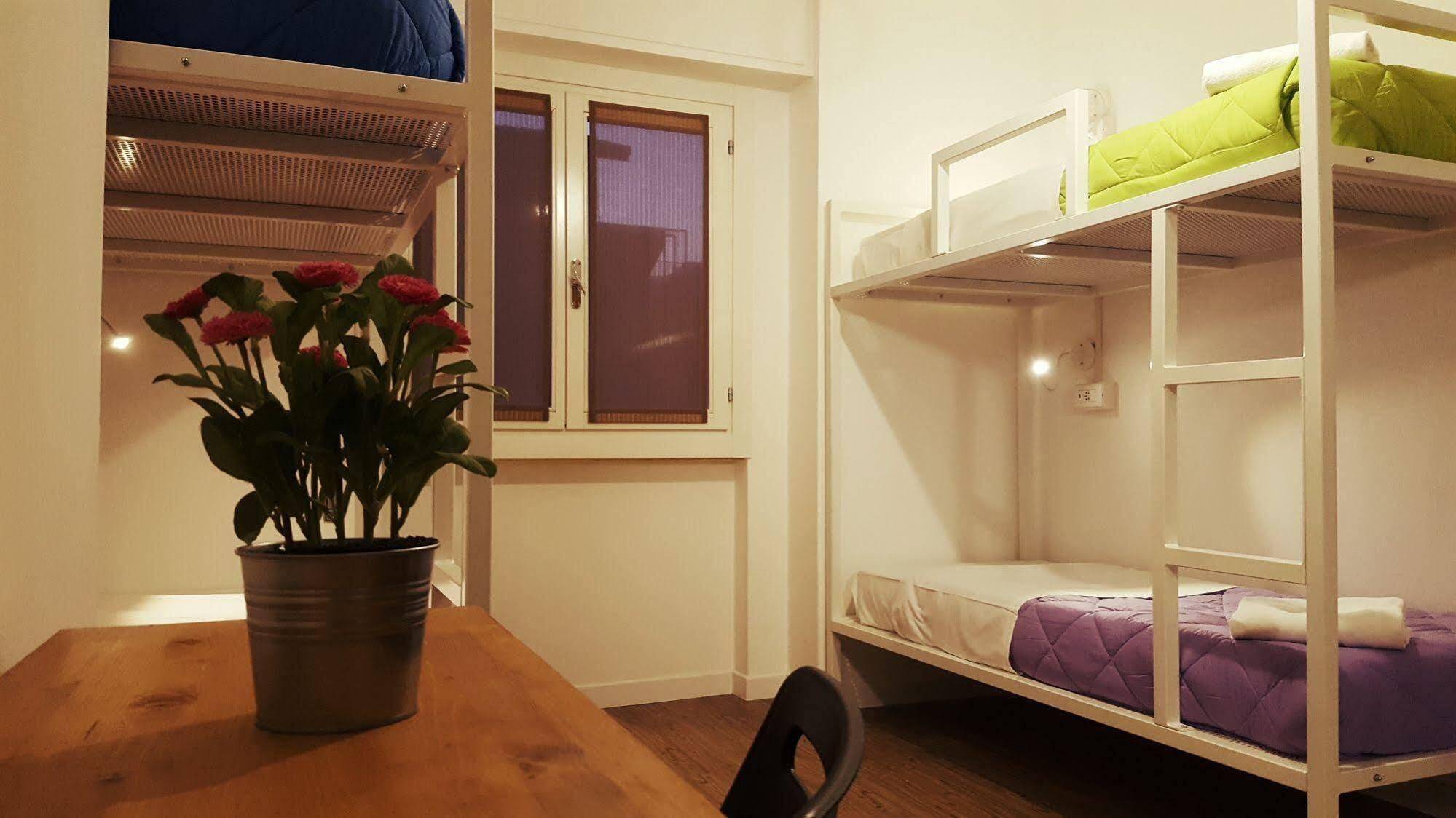 Lake Garda Hostel ซาโล ภายนอก รูปภาพ