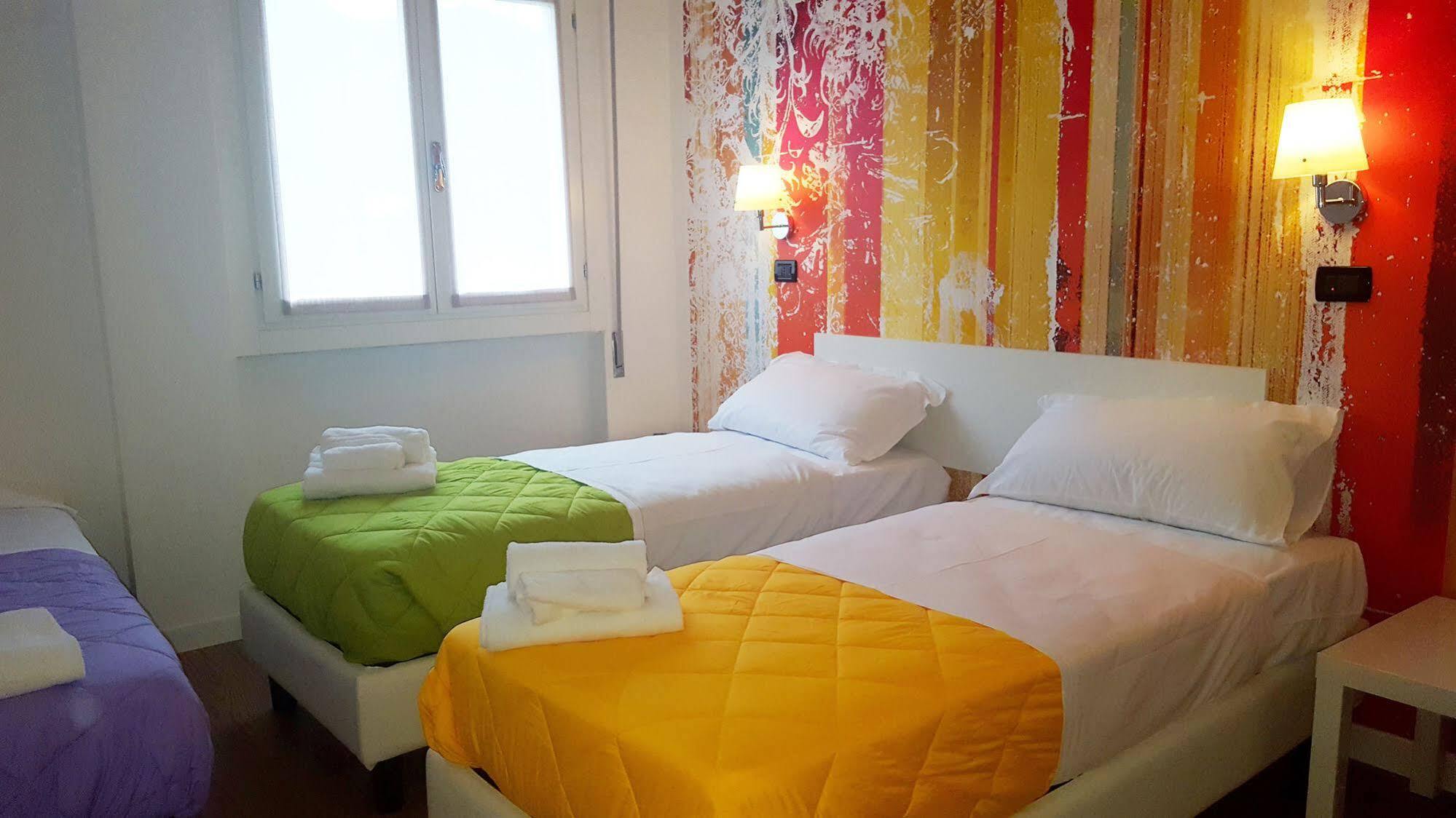 Lake Garda Hostel ซาโล ภายนอก รูปภาพ