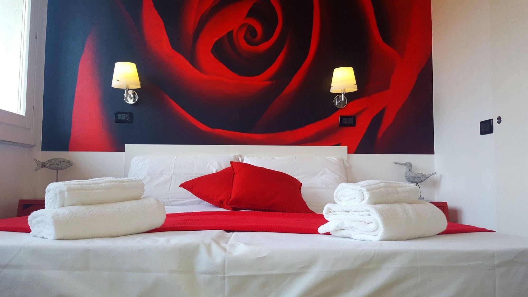 Lake Garda Hostel ซาโล ภายนอก รูปภาพ