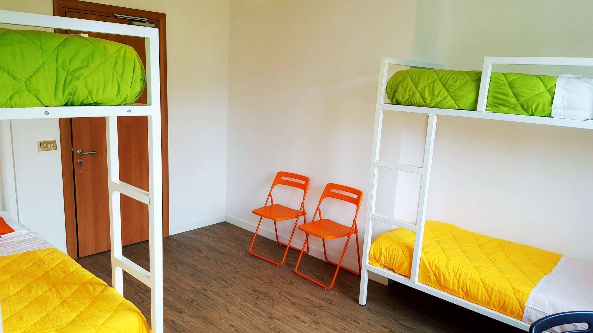 Lake Garda Hostel ซาโล ภายนอก รูปภาพ